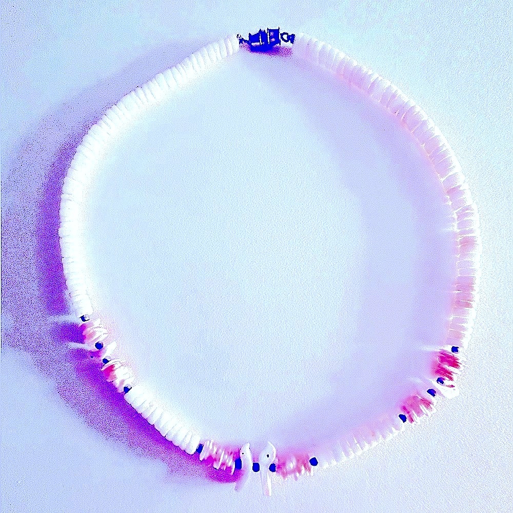 Vintage necklace Angel-skin Coral, Birds Carved Mother-of-Pearl,Puka shell 1970s